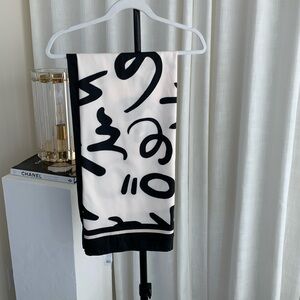 Black and Cream Scarf